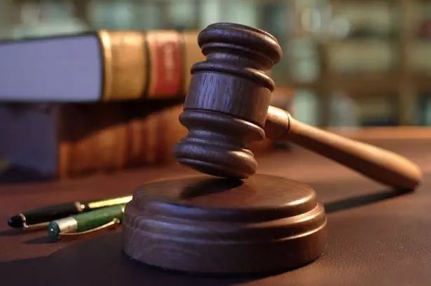 la FDA non ha ancora chiarito i regolamenti sulla sintesi della nicotina.